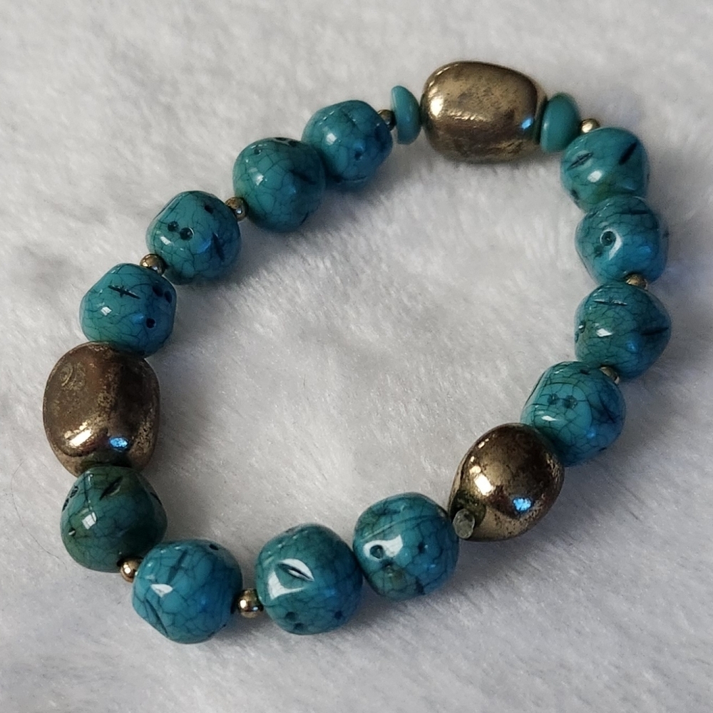 💙Turquoise Beaded Bracelet with Silver & Gold-Tone Accents, Elegant Statement - Picture 5 of 10